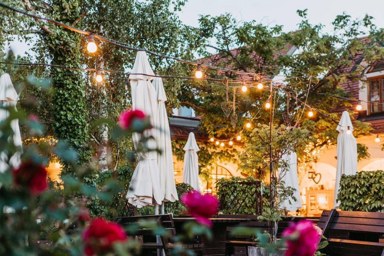 Oleander Romantik Zimmer Trausdorf an der Wulka Esterno foto