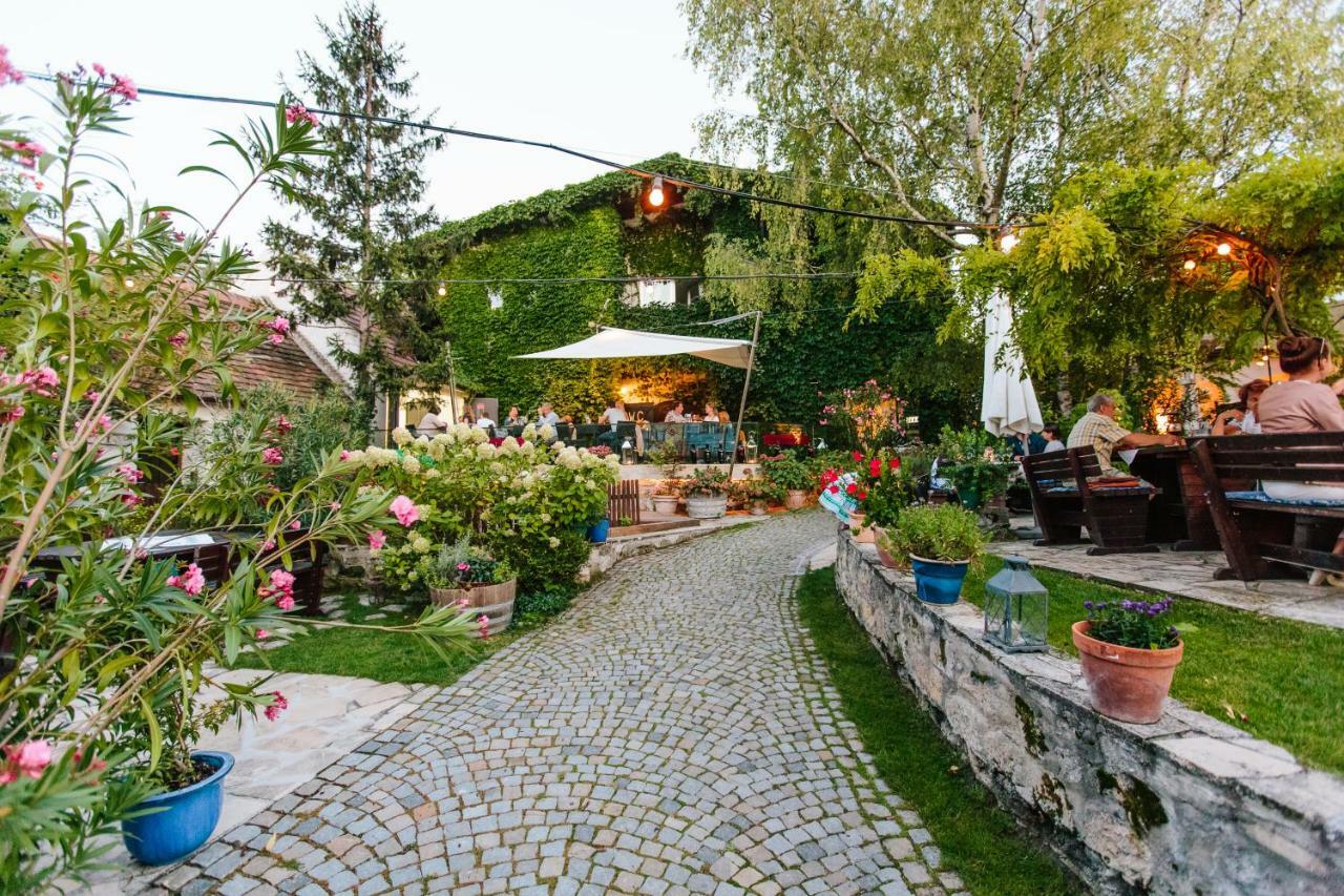 Oleander Romantik Zimmer Trausdorf an der Wulka Esterno foto
